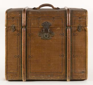 Lady travelling case for hats
