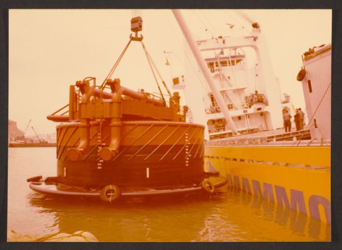 Loading a Single Buoy Mooring onto a heavylift ship carrier at Malta Drydocks