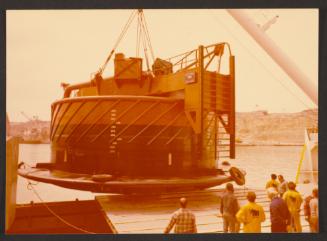 Loading an SBM on a heavylift Ship Carrier at Malta Drydocks