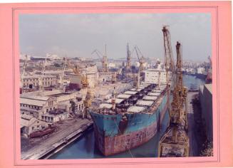 Malta Drydocks Ship "FRONT EAGLE" entering No 4 Dock