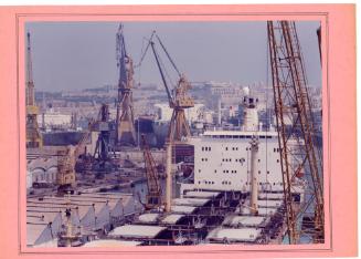 Malta Drydocks Ship "FRONT EAGLE" entering No 4 Dock