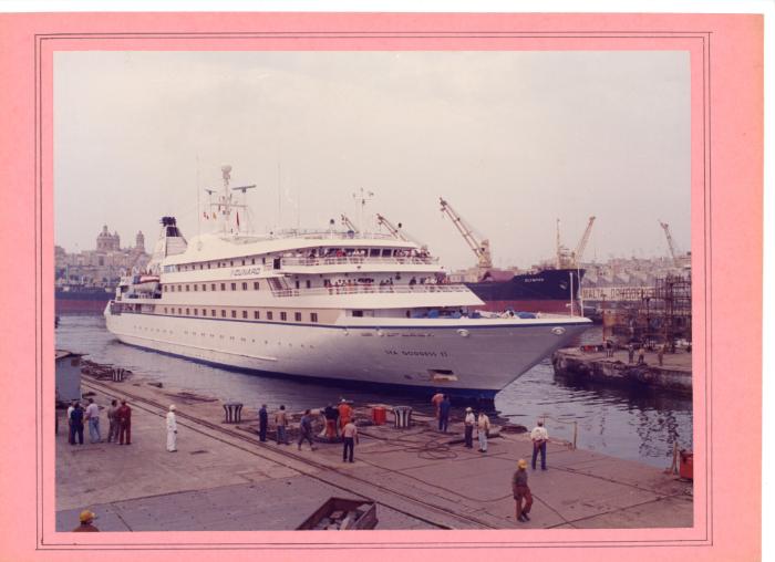 Malta Drydocks ship "SEA GODDESS II" entering No 4 Dock