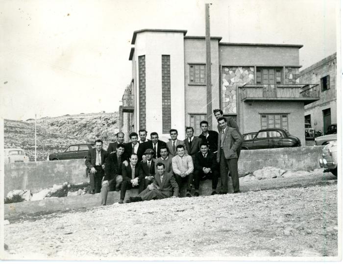 A social outing among Dockyard workers at Wied iz-Zurrieq (Ħarġa bejn l-irġiel)