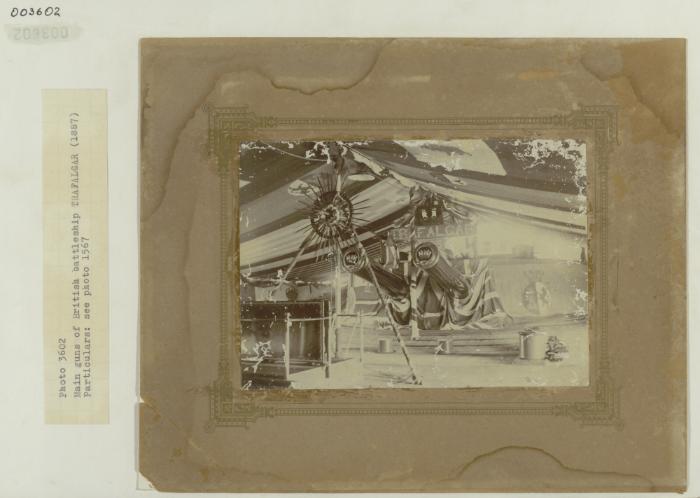 Main guns of British battleship "TRAFALGAR" (1887)