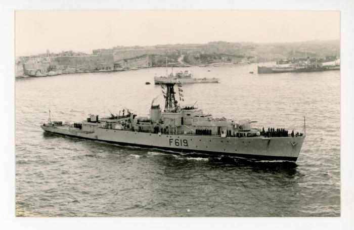 British Frigate of the LOCH class "LOCH GLENDHU" (F619) (1944)
