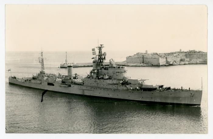 British Cruiser of the CEYLON class "NEWFOUNDLAND" (1941)