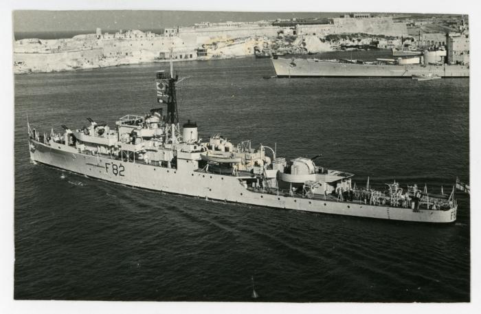 British Sloop, later BLACK SWAN class, "MAGPIE" (F28) (1943)