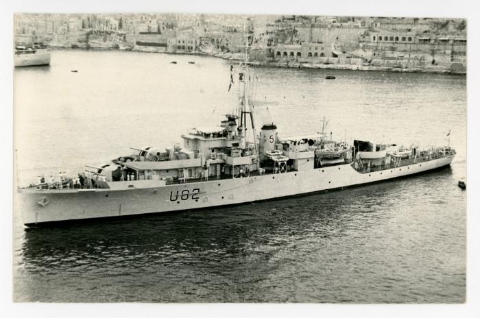 British Sloop, later BLACK SWAN class, "MAGPIE" (U82) (1943)