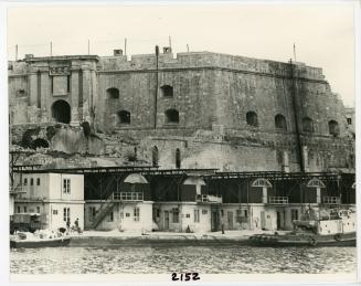 St. Anne's Gate, Senglea and Store Wharf
