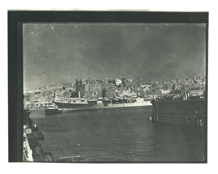 "HMS OCEAN" preparing to dock