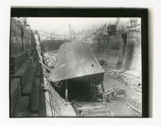 Wreckage in No. 4 Dock from the collapse of "HMS KINGSTON"