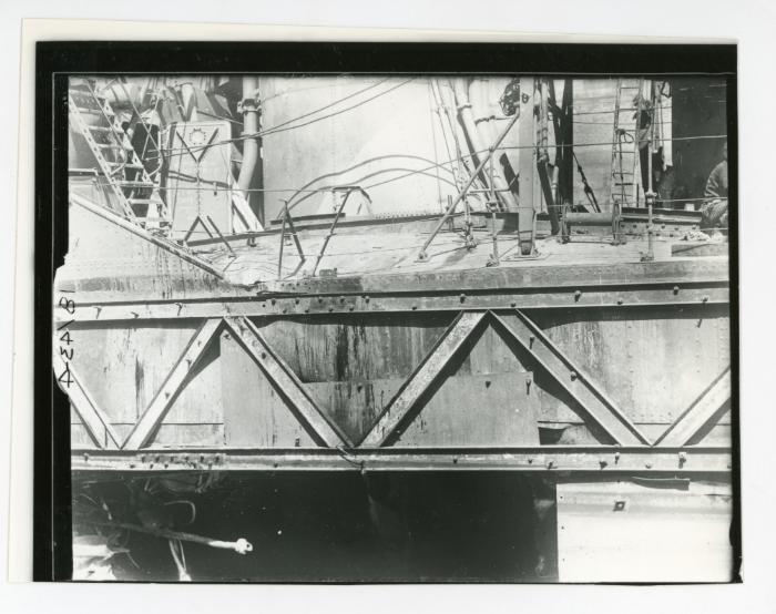 Details of British destroyer "DERWENT" (1941), Hunt III class, in Malta