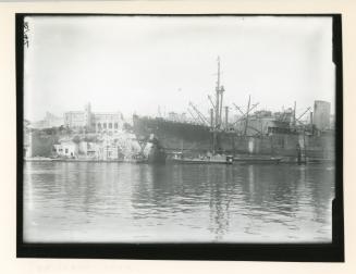 British cargoship, Blue Star Line, "BRISBANE STAR" (1936) docked in Parlatorio Wharf