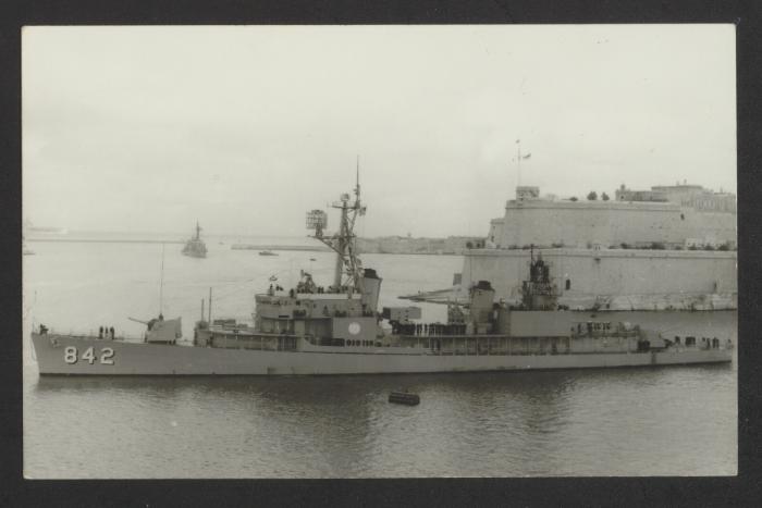 American Gearing-class destroyer USS Fiske (DD/DDR-842)