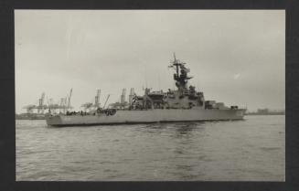 American Bronstein-class frigate USS McCloy (FF-1038)
