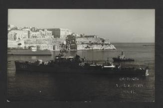 American Dealey-class destroyer escort USS Courtney (DE-1021)