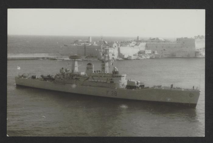 HMS Arethus (F38)