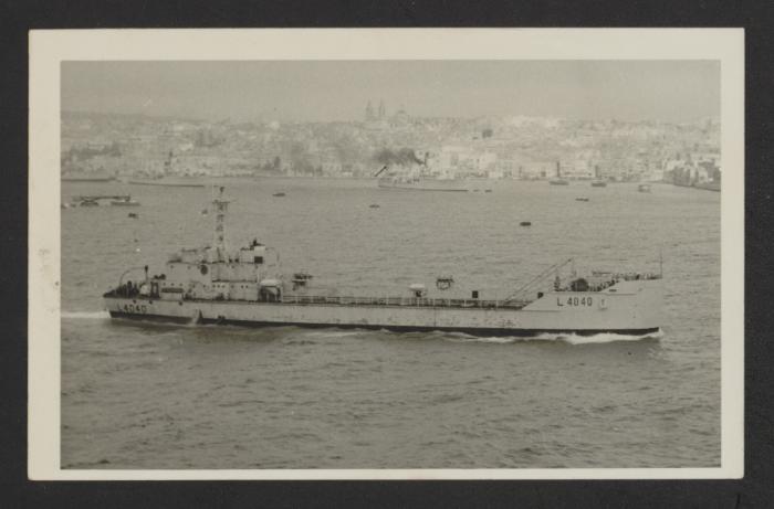 HMS Bastion (L4040)