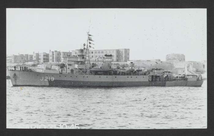 HMS Rosario (J219)