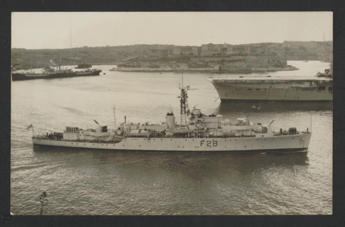 HMS Wren (F28)