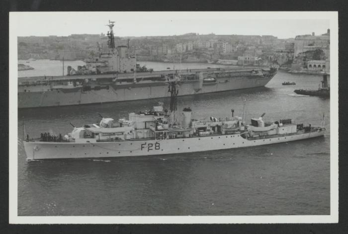 HMS Wren (F28)