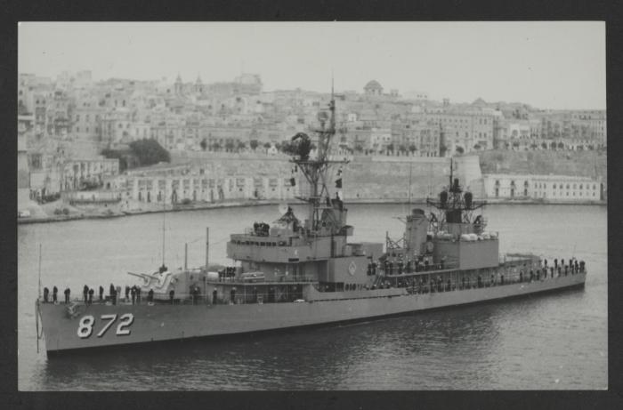 USS Forrest Royal (DD-872)