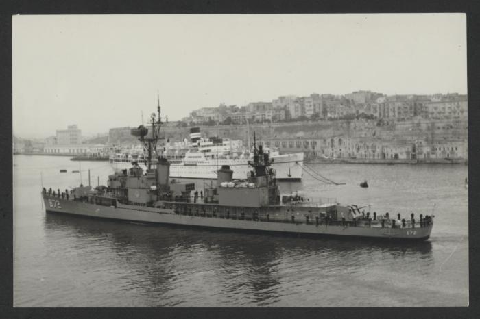 USS Forrest Royal (DD-872)