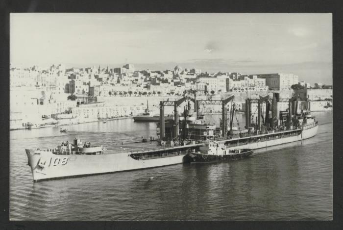 USS Pawcatuck (AO-108)