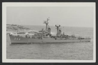 USS Mullinnix (DD-944)