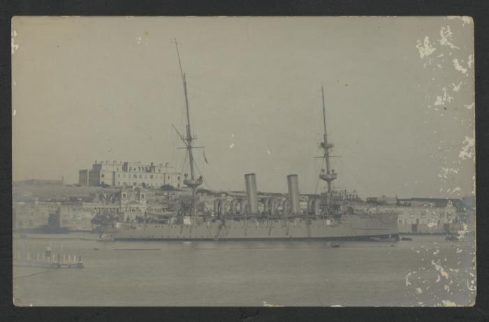 (Destroyer/Torpedo Boat?) in (Marsamxett?) harbour
