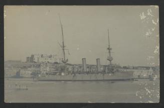 (Destroyer/Torpedo Boat?) in (Marsamxett?) harbour