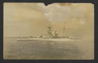 (Queen Elizabeth-class?) battleship entering Grand Harbour, Malta